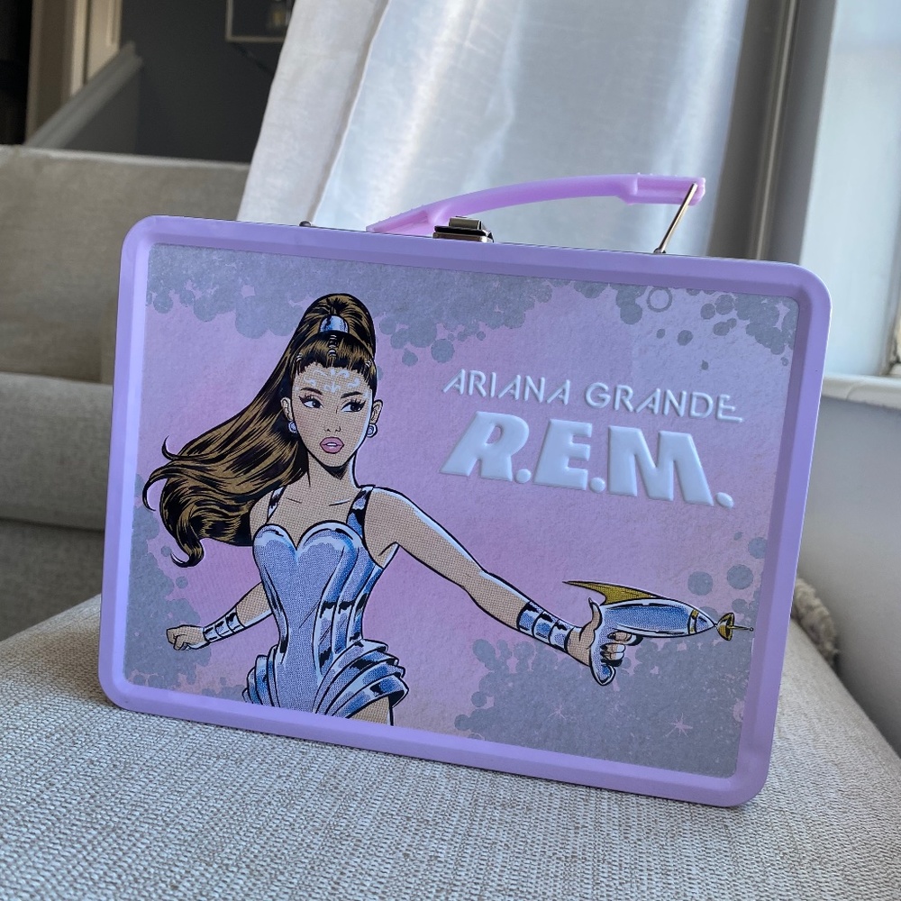 Ariana Grande REM lunchbox collectible